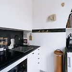 Bright & Modern Studio With Great Sun Exposure