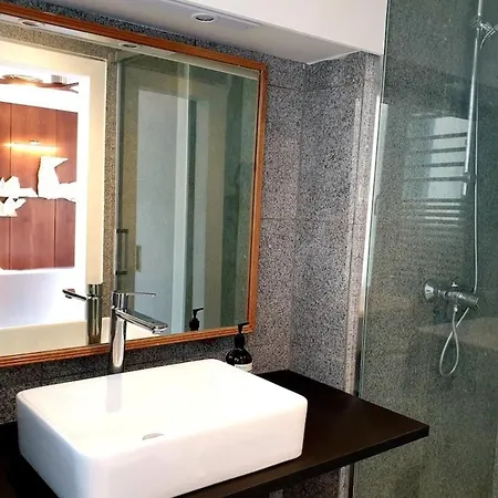Bright & Modern With Great Sun Exposure Appartamento