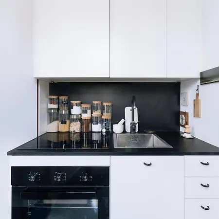 Bright & Modern With Great Sun Exposure