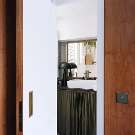 Bright & Modern With Great Sun Exposure Appartamento Parigi